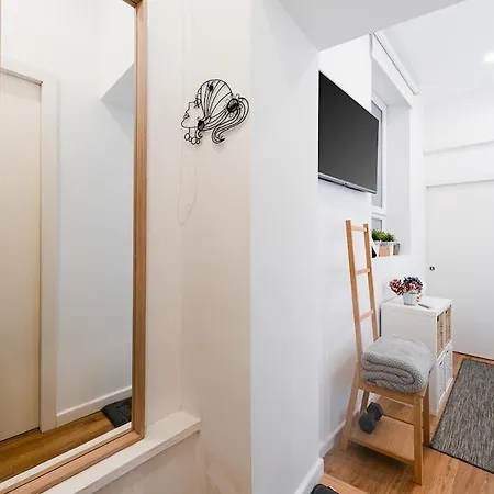 Cantinho Do - Metro 1 Minute Away شقة