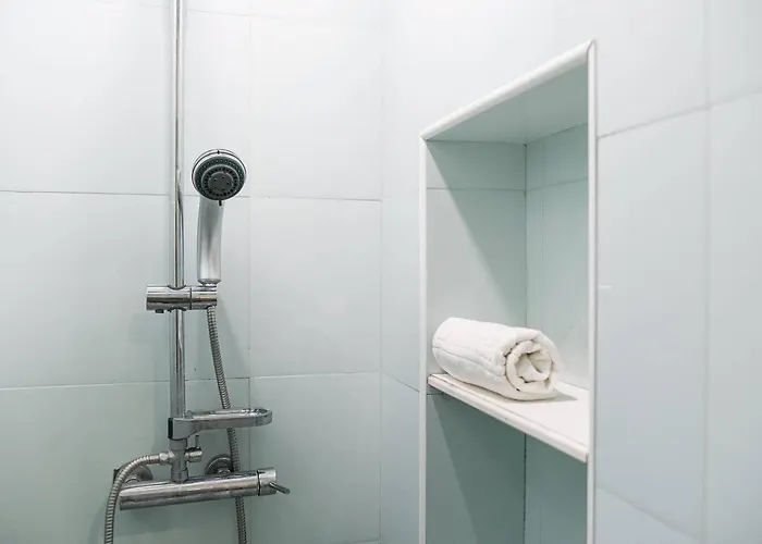 Cantinho Do - Metro 1 Minute Away Porto