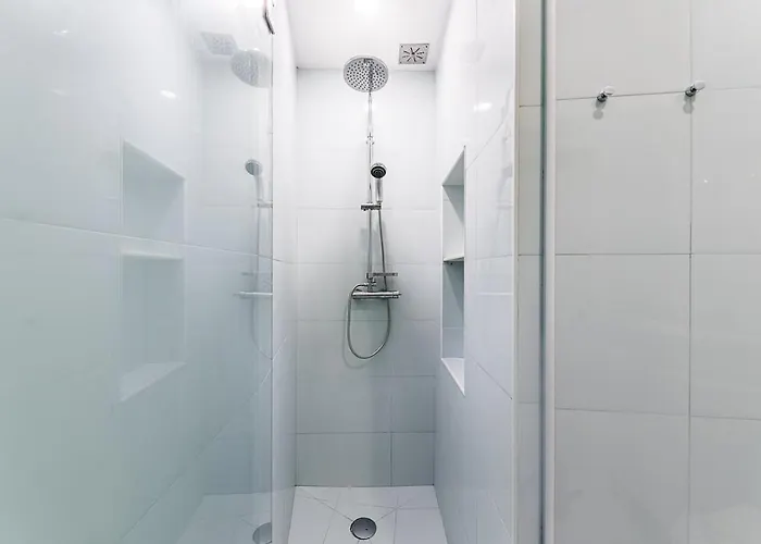 Cantinho Do - Metro 1 Minute Away Porto