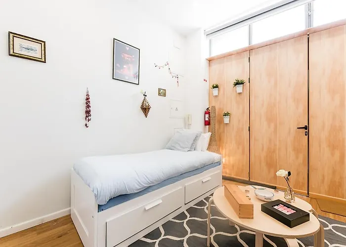 Appartement Cantinho Do - Metro 1 Minute Away Oporto