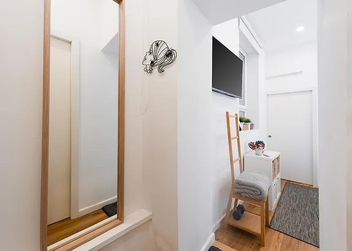 Cantinho Do - Metro 1 Minute Away Appartement